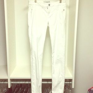 White skinny jeans